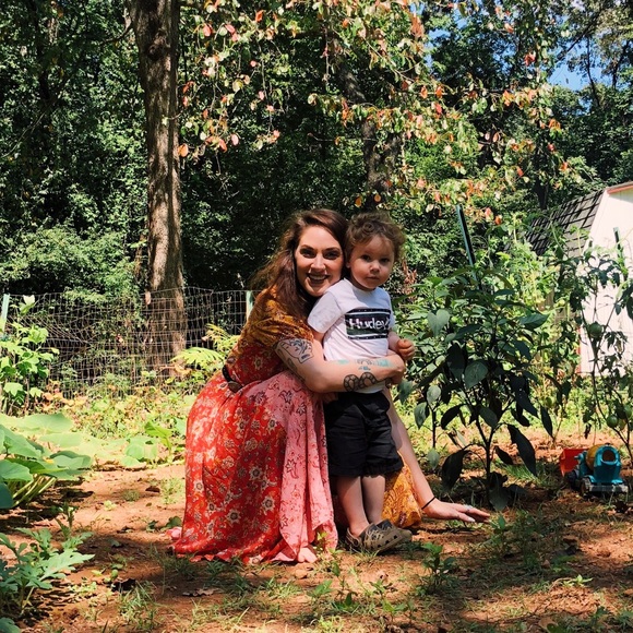 Meet your Posher, Lauren - Picture 8 of 8